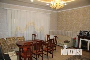 Дом 300м², 3-этажный, посуточно,