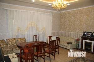 Дом 350м², 2-этажный, посуточно,