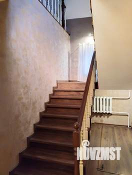 Коттедж 280м², 3-этажный, участок 10 сот.