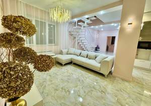 Дом 230м², 2-этажный, участок 9 сот.