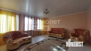 Дом 198м², 2-этажный, участок 10 сот.