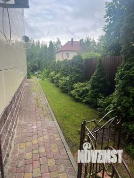 Коттедж 375м², 3-этажный, участок 10 сот.