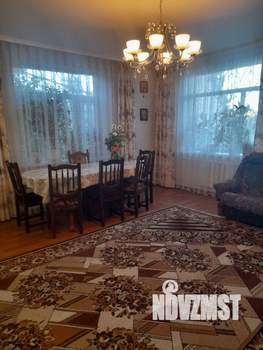 Дом 493м², 3-этажный, участок 15 сот.