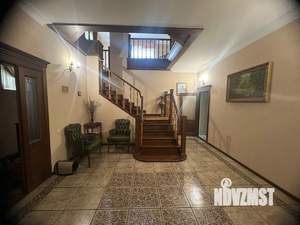 Коттедж 375м², 3-этажный, участок 10 сот.