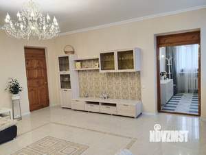 Коттедж 280м², 3-этажный, участок 10 сот.