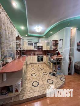 Дом 327м², 3-этажный, участок 10 сот.