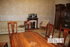 Дом 300м&sup2;, 3-этажный, посуточно, 