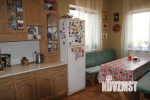 Дом 300м&sup2;, 3-этажный, посуточно, 