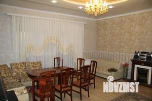 Дом 300м&sup2;, 3-этажный, посуточно, 