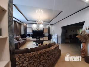 Дом 245м², 2-этажный, участок 10 сот.  