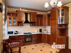 Дом 317м&sup2;, 3-этажный, участок 6 сот.  