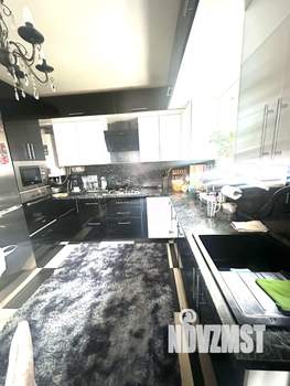 Дом 80м², 2-этажный, участок 5 сот.  