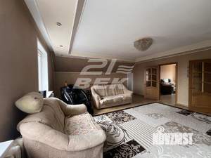 Дом 209м&sup2;, 2-этажный, участок 10 сот.  