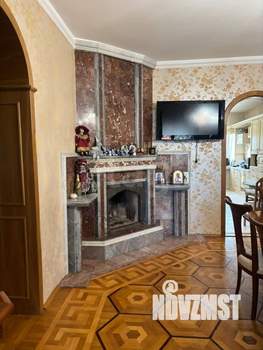 Дом 440м², 3-этажный, участок 10 сот.  