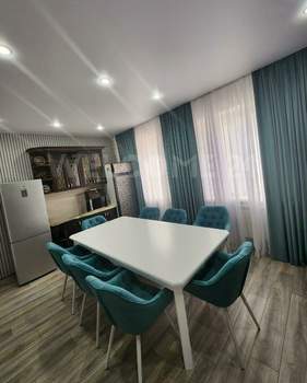 Дом 240м&sup2;, 2-этажный, участок 8 сот.  