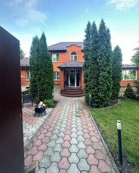 Дом 225м², 3-этажный, участок 16 сот.  