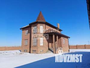 Дом 380м&sup2;, 3-этажный, участок 30 сот.  