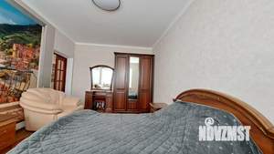 Дом 220м², 3-этажный, участок 8 сот.  