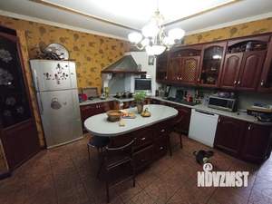 Дом 375м², 3-этажный, участок 0 сот.  