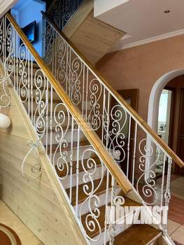 Дом 270м&sup2;, 2-этажный, участок 10 сот.  