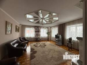 Коттедж 555м&sup2;, 3-этажный, участок 18 сот.  