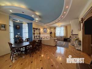 Дом 360м&sup2;, 3-этажный, участок 20 сот.  