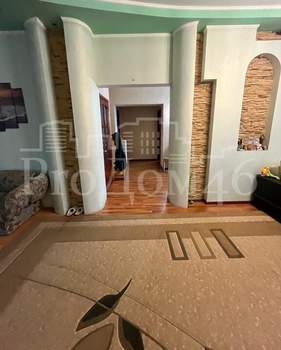 Дом 327м&sup2;, 3-этажный, участок 10 сот.  