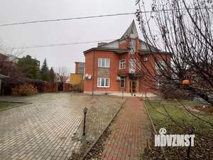 Дом 618м², 3-этажный, участок 15 сот.  