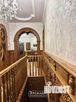 Дом 787м&sup2;, 3-этажный, участок 21 сот.  