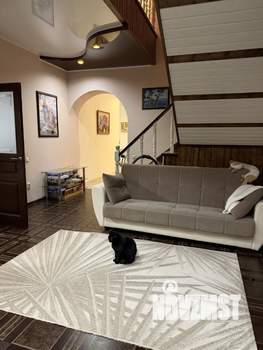 Коттедж 300м², 2-этажный, участок 10 сот.  