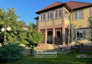 Дом 226м², 2-этажный, участок 10 сот.  