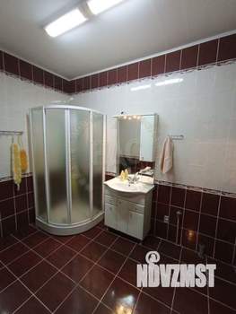 Дом 280м², 2-этажный, участок 10 сот.  