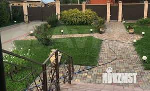 Коттедж 330м&sup2;, 3-этажный, участок 45 сот.  