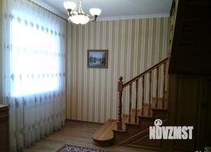 Дом 231м², 2-этажный, участок 10 сот.  