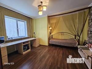 Коттедж 280м², 2-этажный, участок 10 сот.  