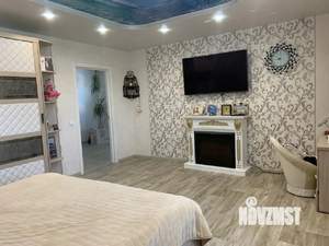 Дом 180м&sup2;, 2-этажный, участок 3 сот.  