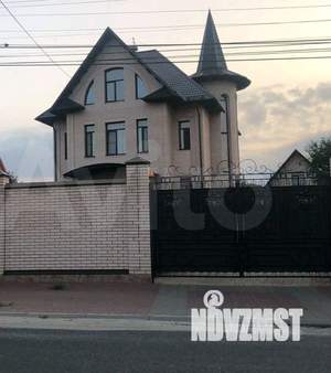 Коттедж 330м&sup2;, 3-этажный, участок 45 сот.  