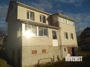 Дом 240м², 2-этажный, участок 10 сот.  