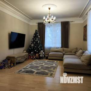Дом 194м², 3-этажный, участок 10 сот.  