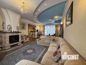 Дом 360м&sup2;, 3-этажный, участок 20 сот.  