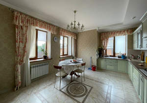 Дом 245м², 2-этажный, участок 10 сот.  