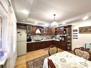 Дом 459м&sup2;, 3-этажный, участок 12 сот.  