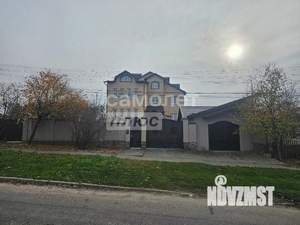 Дом 820м&sup2;, 3-этажный, участок 13 сот.  