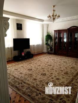 Коттедж 350м², 2-этажный, участок 10 сот.  