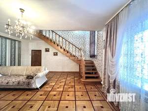 Дом 459м&sup2;, 3-этажный, участок 12 сот.  