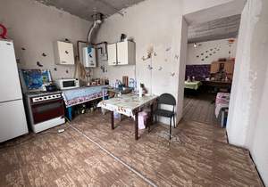 Дом 250м&sup2;, 3-этажный, участок 7 сот.  