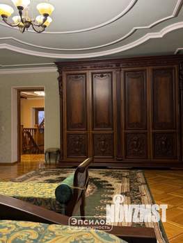 Дом 787м&sup2;, 3-этажный, участок 21 сот.  