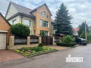Дом 371м², 3-этажный, участок 10 сот.  