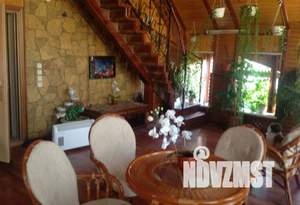 Коттедж 500м&sup2;, 4-этажный, участок 10 сот.  