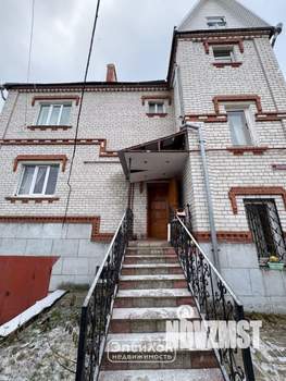 Дом 300м², 2-этажный, участок 10 сот.  